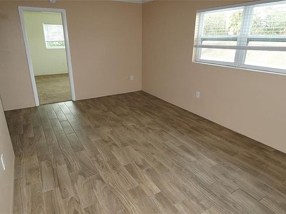 3rd image of 810 Tyrone Blvd N #D-2