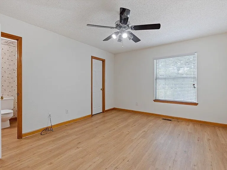 2510 Golden Park Ln — Photo 27