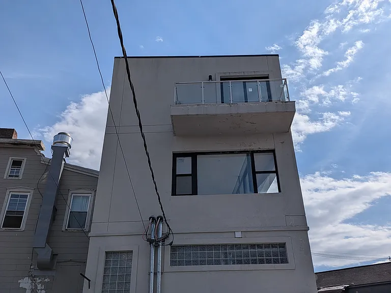 51 Main St #1 — Photo 33