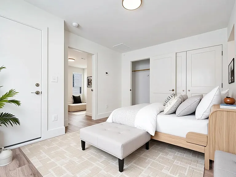 711 Gerard St #A — Photo 6