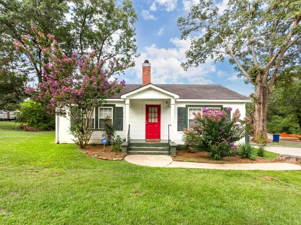 589 Heath St, Talladega, AL 35160