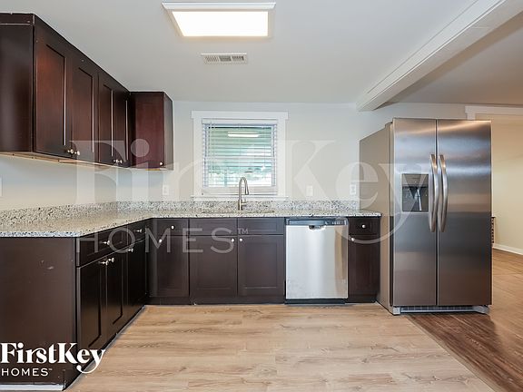 4th image of 4715 Glenn St