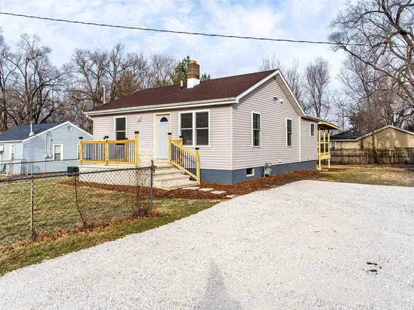 3211 W Farrow Ave, Peoria, IL 61605