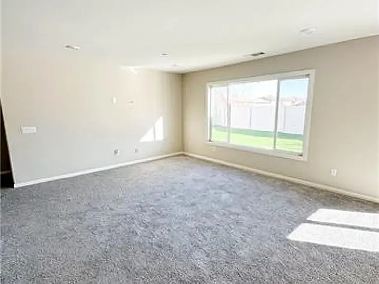 2463 Fernwood Ln — Photo 9