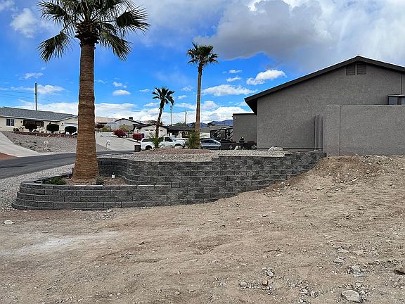 3rd image of 3020 Green Acres Dr