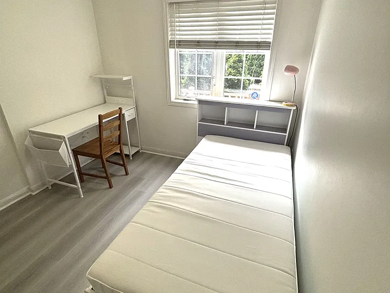 764 Neighbourhood Cir #4 — Photo 9