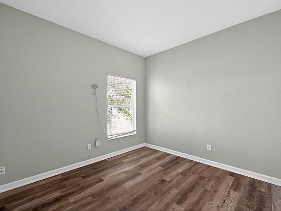 4th image of 7203 Sunnybrook Blvd