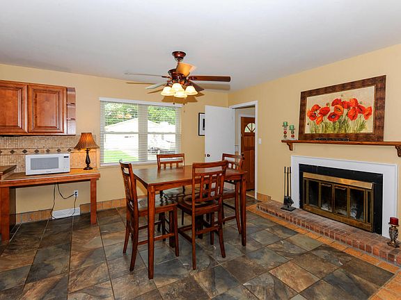 4th image of 634 Greenwood Dr