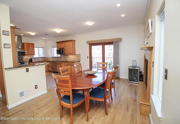 Sold by Remax Edge | media 12