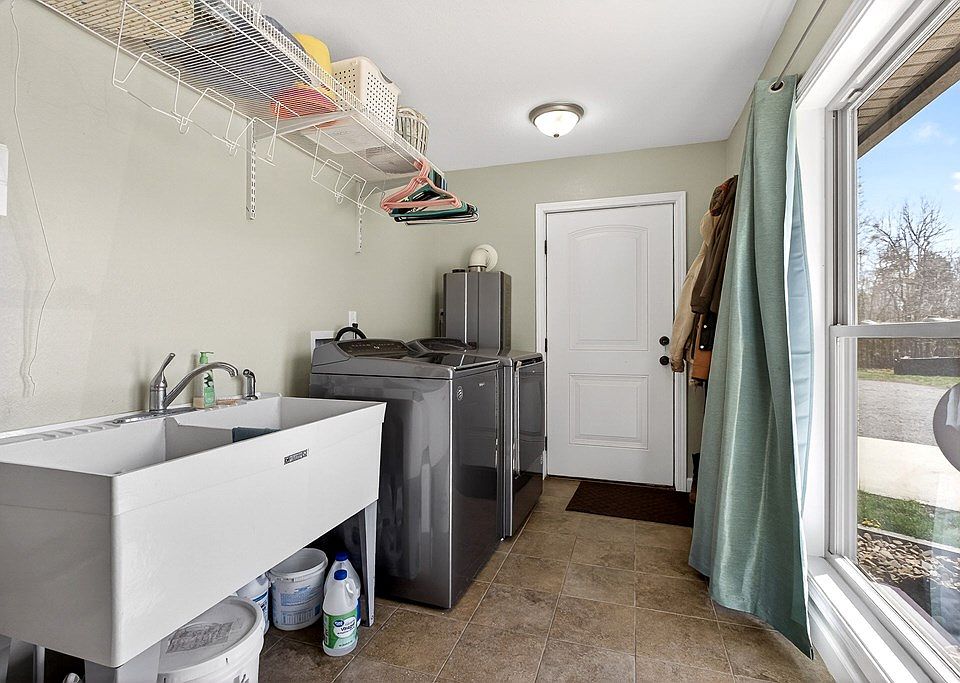52nd image of 138 Effie Allen Ln