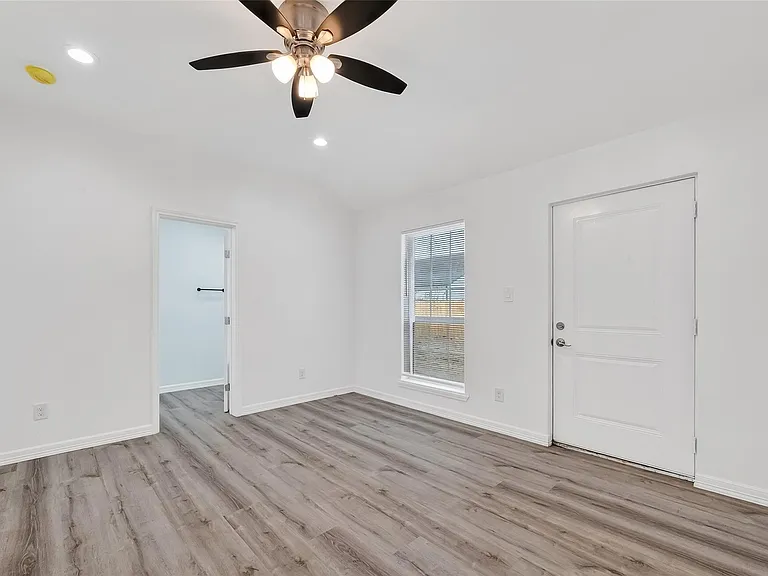 7725 Hoffman St #B — Photo 24