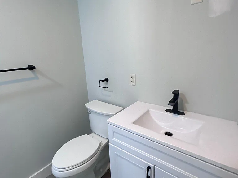 207 Simmons Ct #1-3 — Photo 4