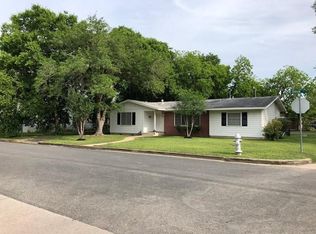 533 Johnson Ave, Seguin, TX 78155