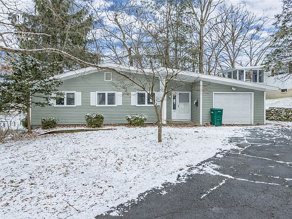 2nd image of 1180 Chestnut St