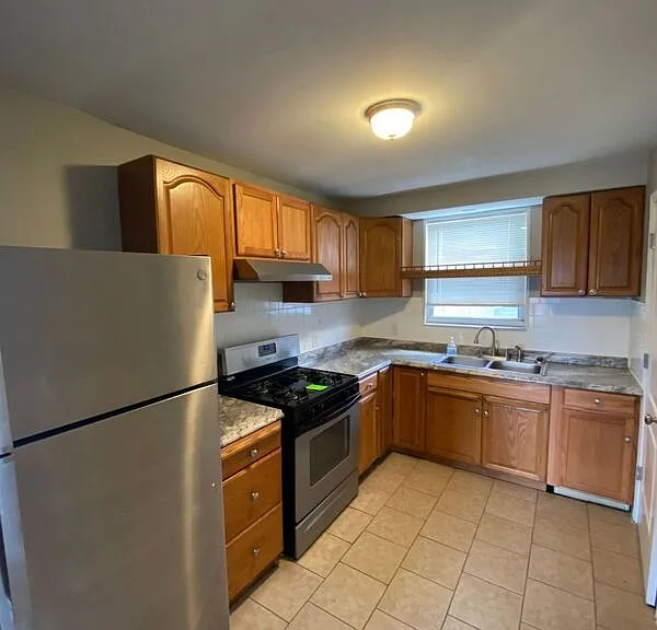 1537 Chandler Ave — Photo 4