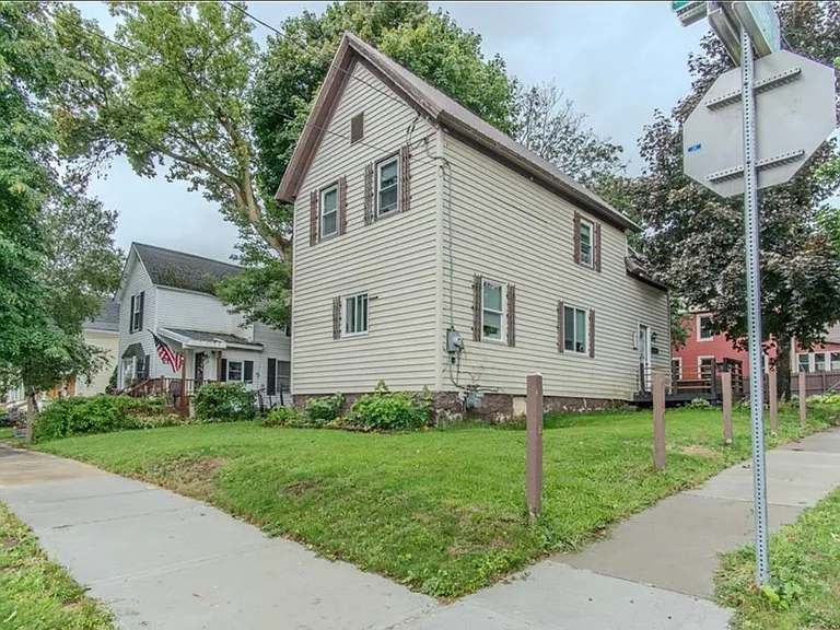 631 Grant St — Photo 16