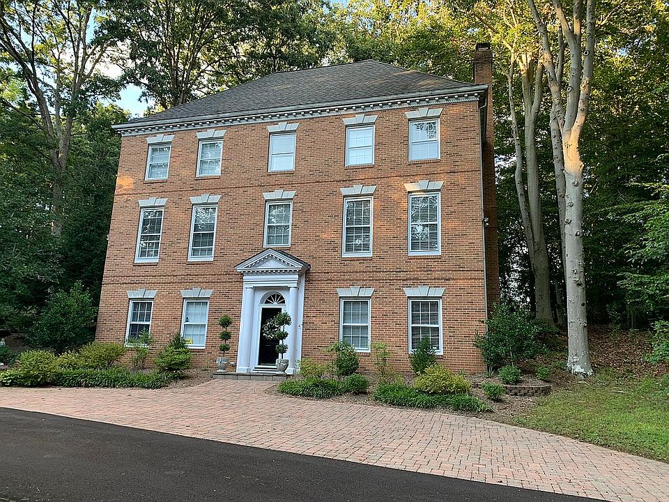 1st image of 2050 Hermitage Hills Dr
