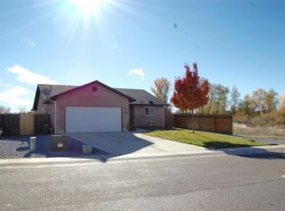 11327 Balboa Dr, Redding, CA 96003
