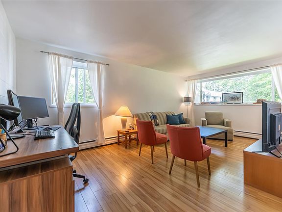 3rd image of 1007 Bowen Rd #2107
