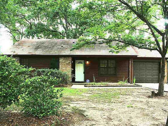 2nd image of 2308 Cumberland Dr