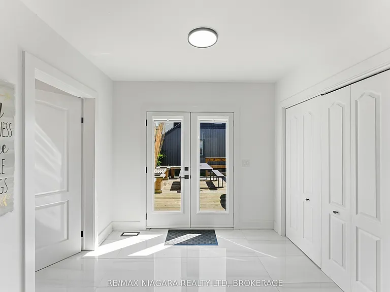 616 Lakeshore Rd — Photo 14