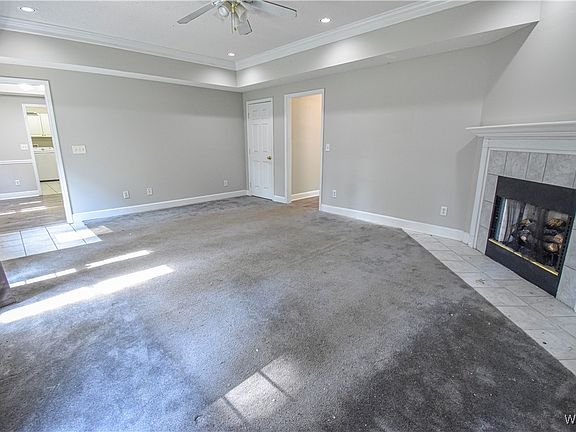 4th image of 4421 Oxford Gate Dr