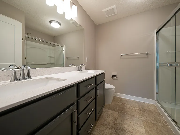 5874 Royalton Rd NE — Photo 24