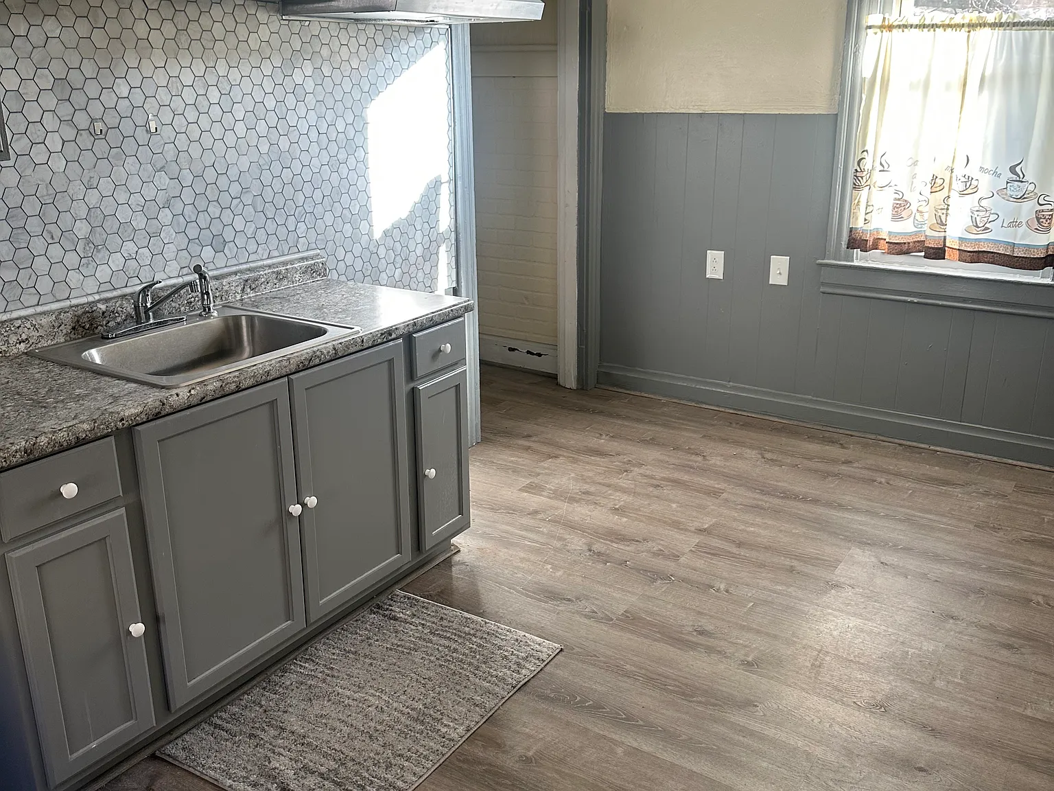 2 bed, 650 sqft, $900 — Photo 2