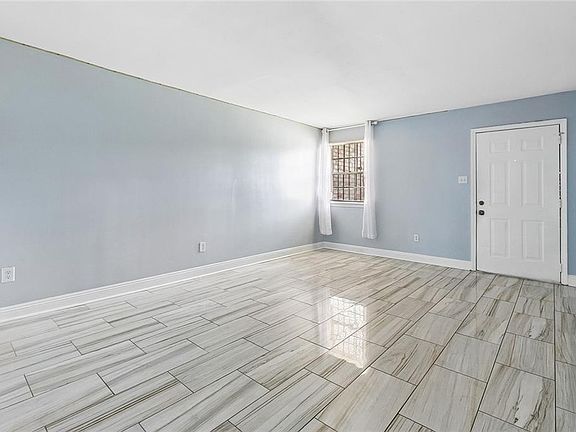 4th image of 3707-11 Stefano St