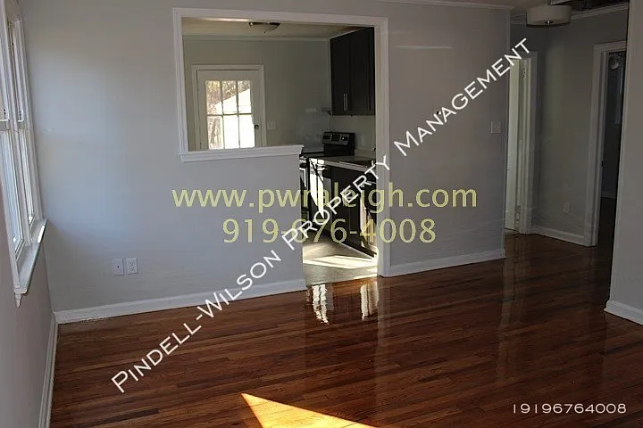 2212 Bernard St — Photo 5