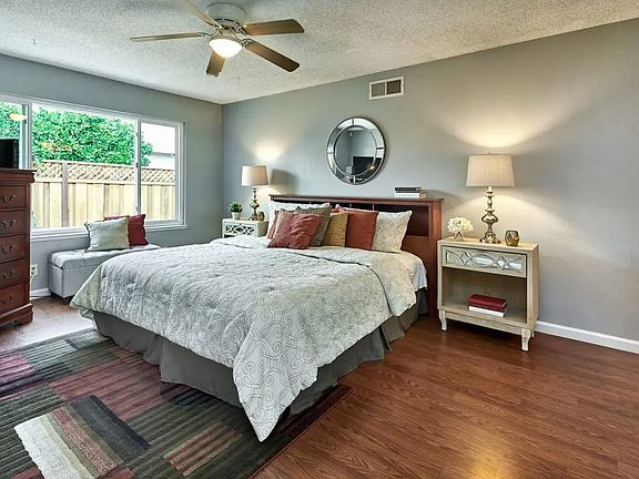 5th image of 313 Oakberry Way