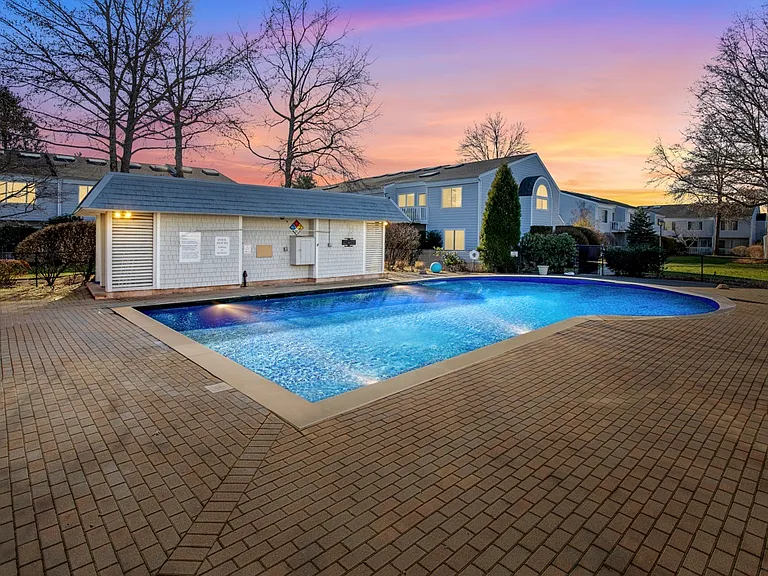 220 Montauk Hwy #22 — Photo 18