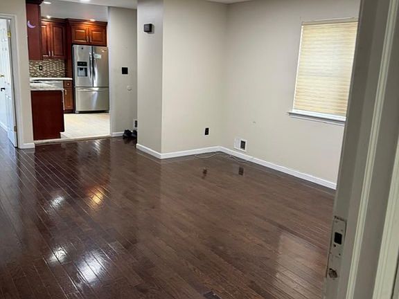 3rd image of 306 Bartlett Ave Floor 1