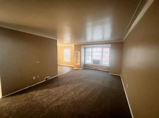 21519 Kingsville St, Harper Woods, MI 48225