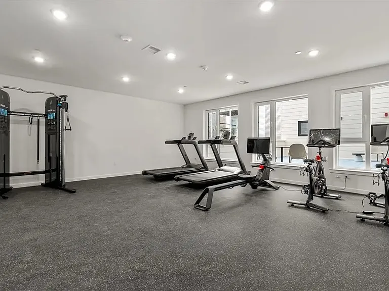 267 Old Colony Ave #406 — Photo 9