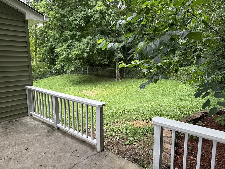705 White Oak Dr — Photo 4