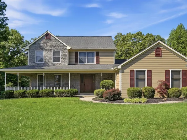 2215 Trappers Knoll Dr, Batavia, OH 45103
