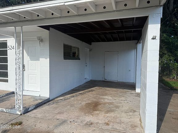 3rd image of 524 Sandra Ave