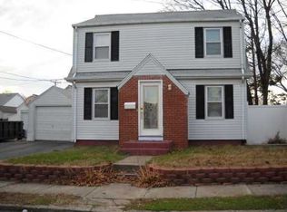 76 Grantland Rd, Cranston, RI 02910