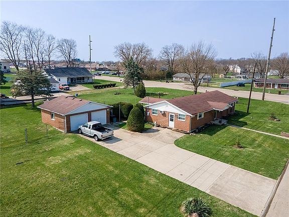 3rd image of 20 Boone Dr