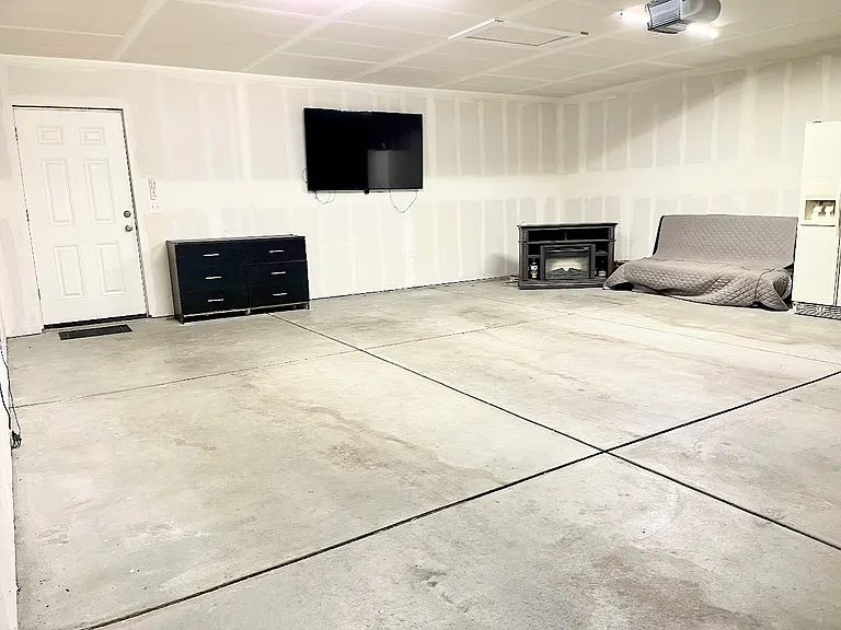 Oversized garage