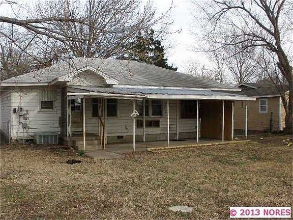 3rd image of 220 N Indianola St