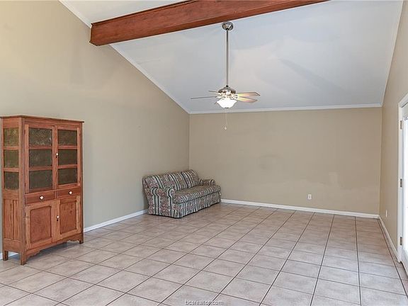 3rd image of 2918 Cherry Creek Cir