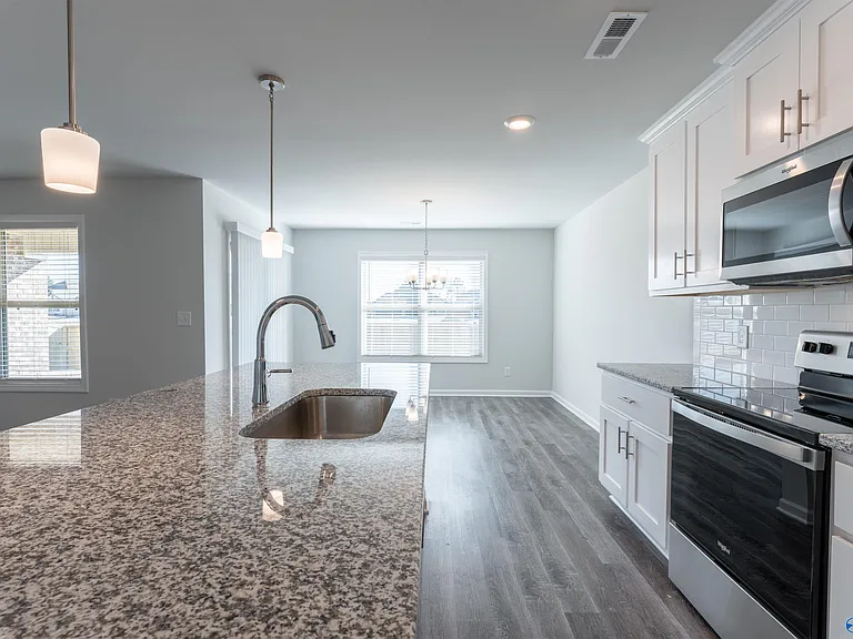 102 Waltrip Dr — Photo 13