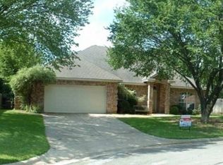 6410 Scotsbluff Ct, Arlington, TX 76001