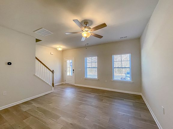 4th image of 404 Merriman Dr