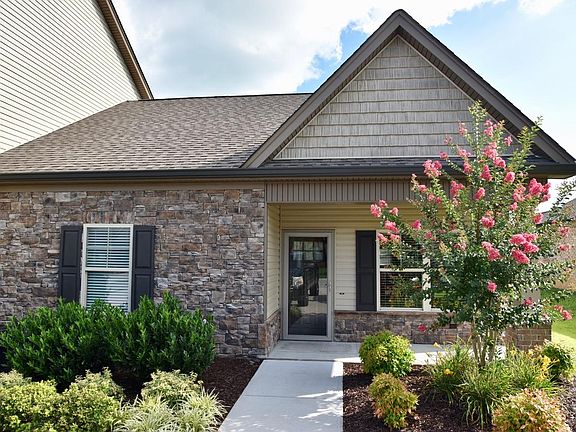 2nd image of 1722 Stonebriar Dr NE #33A