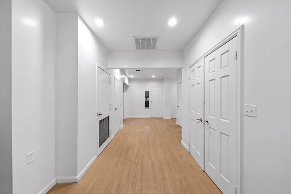 Rented by Skyhigh Realty NYC LLC | media 10