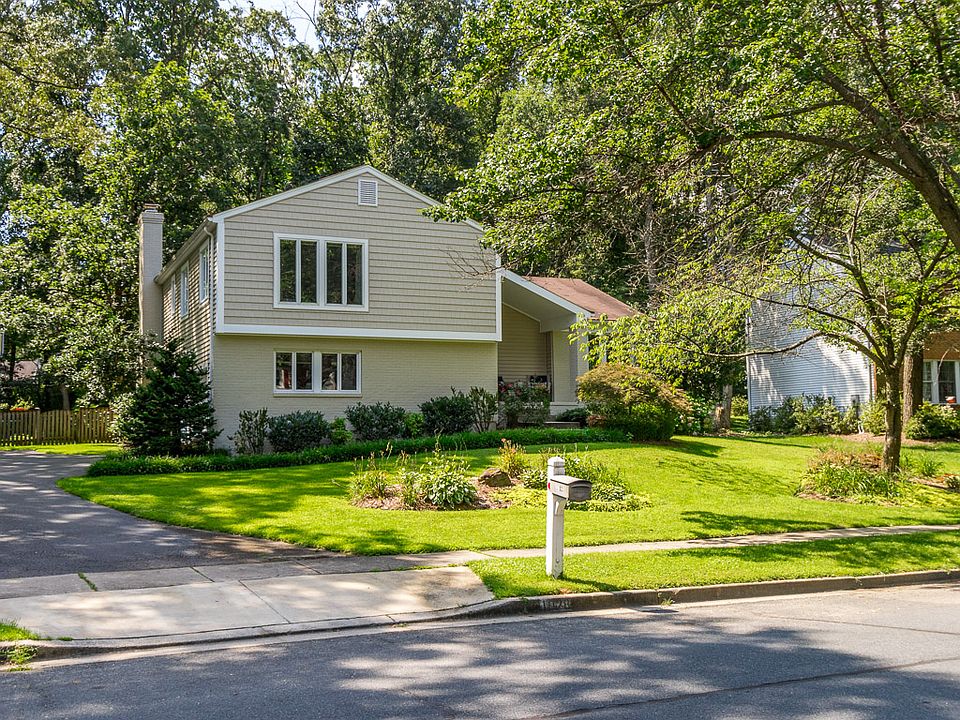 1st image of 1028 Rustling Oaks Dr