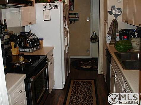 4th image of 554 E Avenue J APT B
